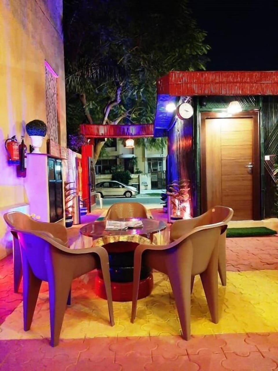 Outdoor dining