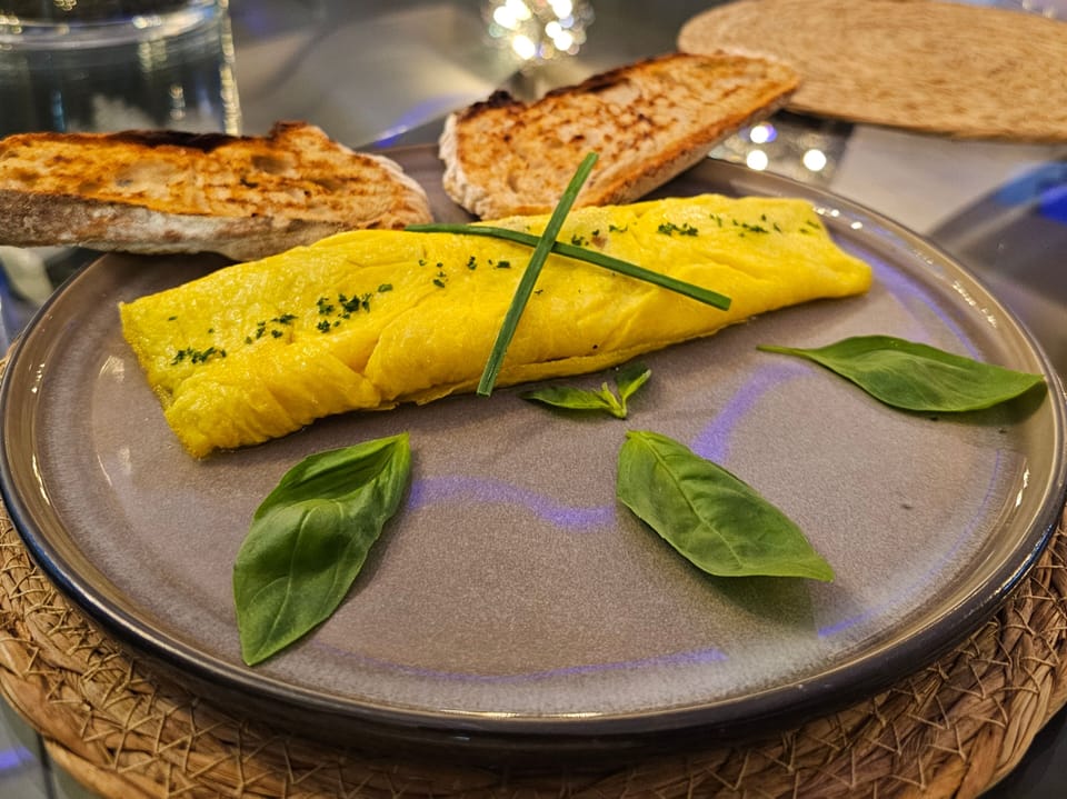 Free daily English breakfast