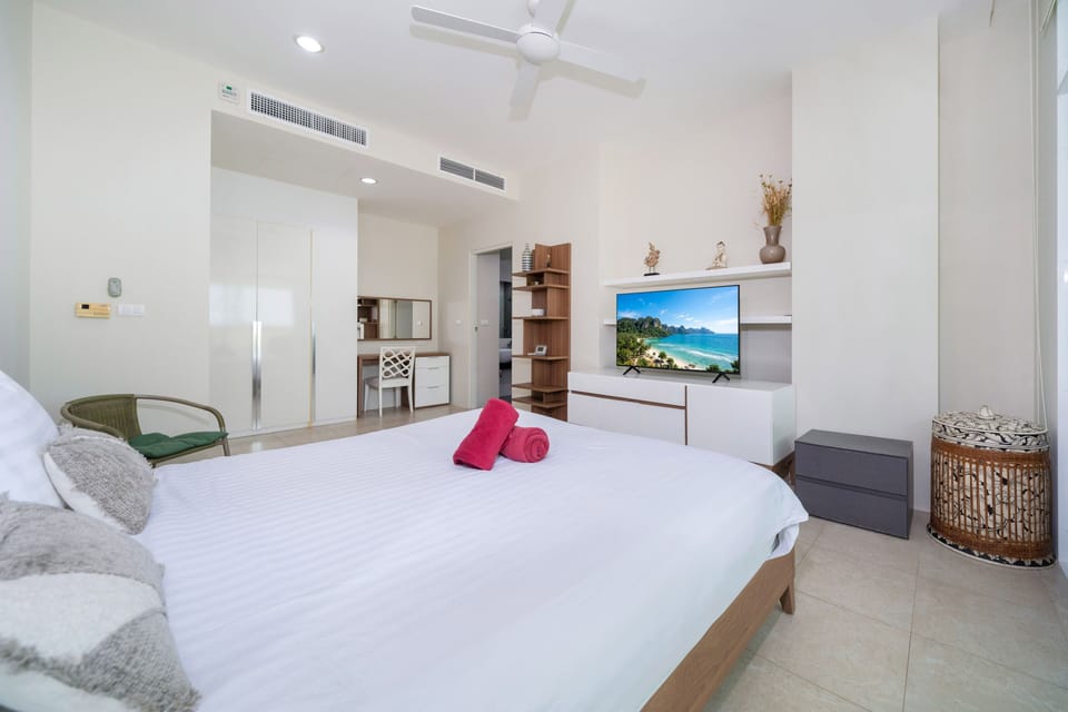 Apartment, 3 Bedrooms, Partial Sea View | In-room safe, iron/ironing board, WiFi (free)