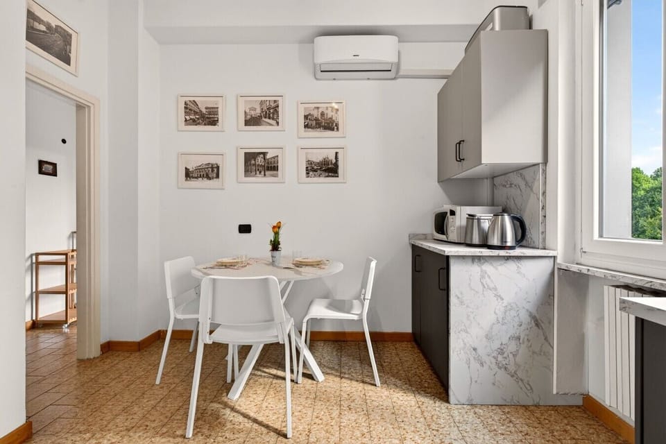 Kitchen with air conditioning