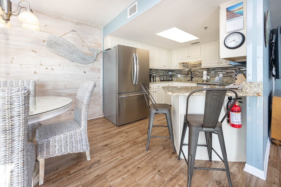 Condo, 1 Bedroom | Private kitchen | Coffee/tea maker, fridge, oven
