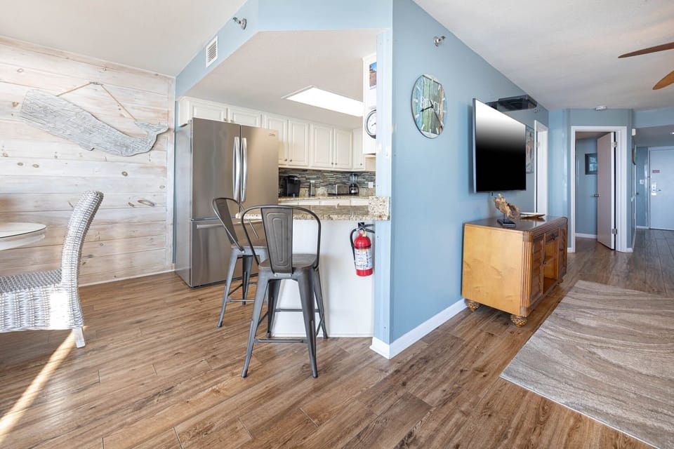 Condo, 1 Bedroom | Interior