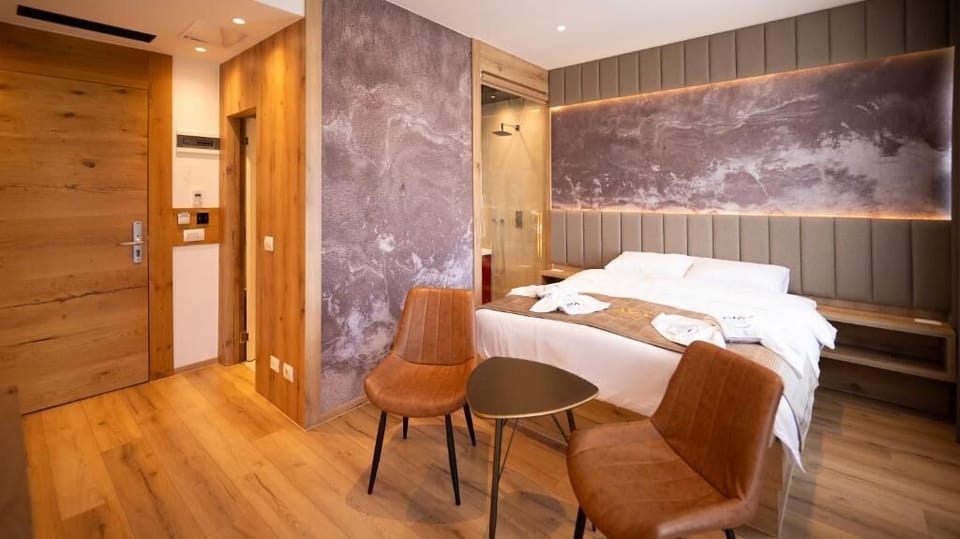 In-room safe, desk, laptop workspace, soundproofing