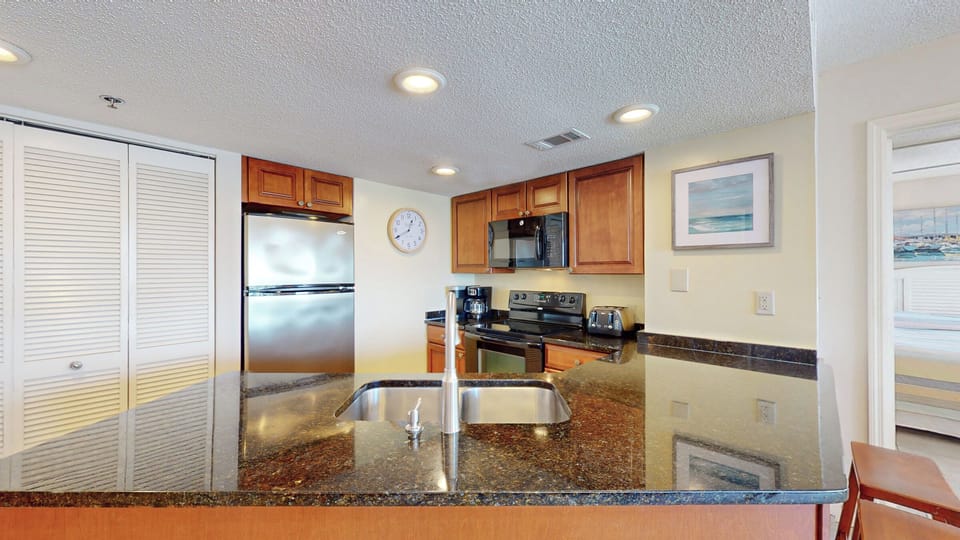 Fully Stocked Kitchen