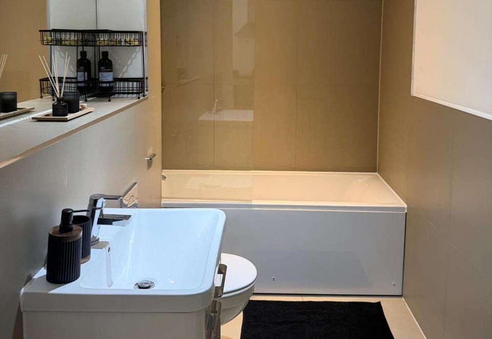 Executive 1 Bedroom Apartment- East Croydon Apartment in Croydon