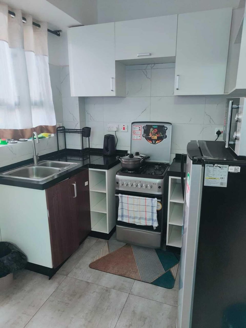Classic Apartment, Balcony | Private kitchen | Full-size fridge, microwave, oven, stovetop