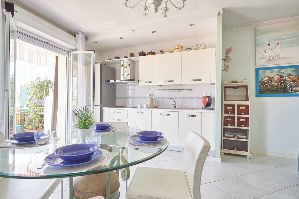 Apartment (1 Bedroom) | Private kitchen | Stovetop, electric kettle, cookware/dishes/utensils
