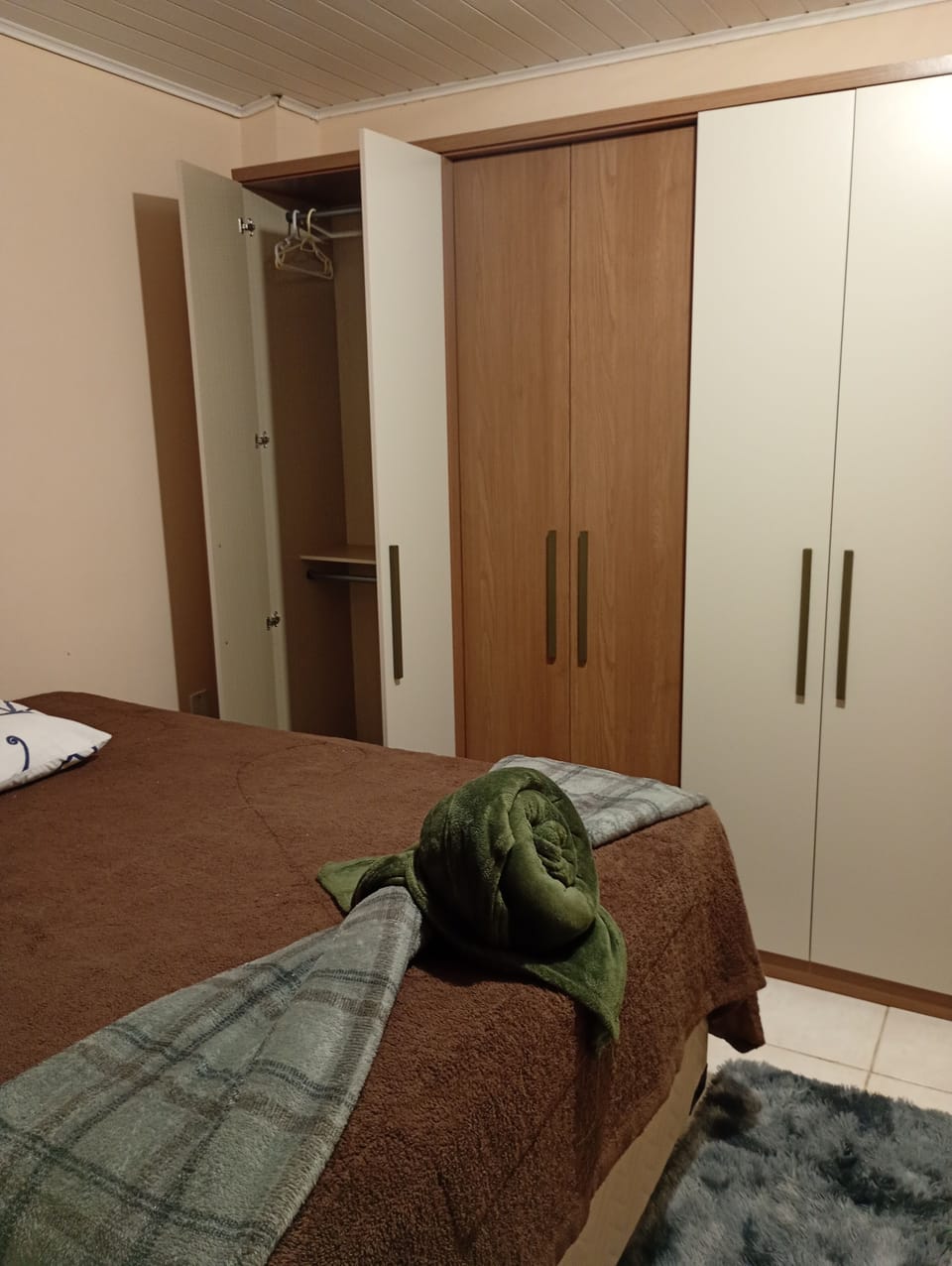 Basic Double Room | Desk, laptop workspace, WiFi (free)
