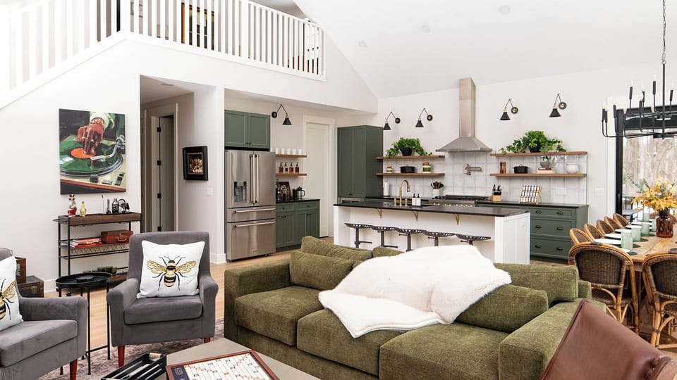 Dining & living spaces designed for gathering, slowing down and reconnecting.