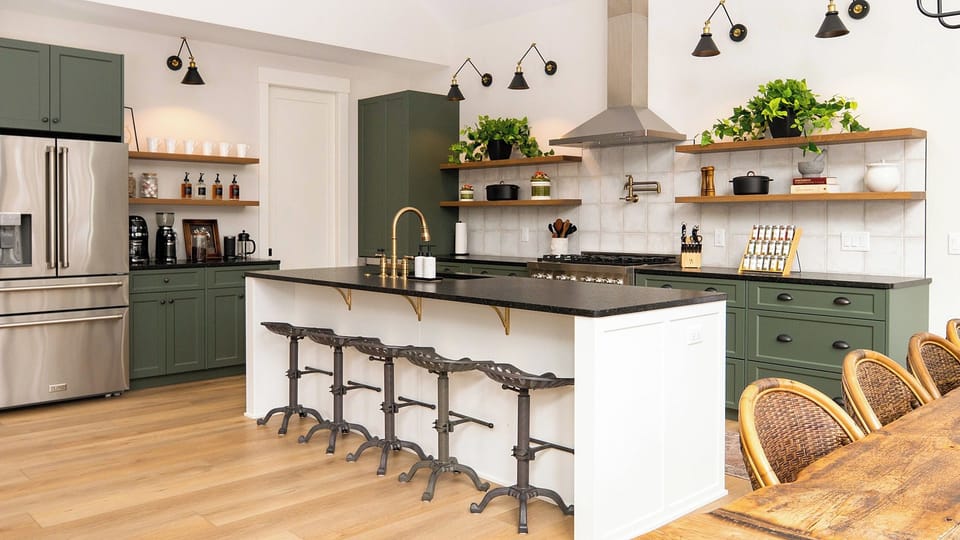Fully stocked chef’s kitchen, or elevate your stay with a private chef.
