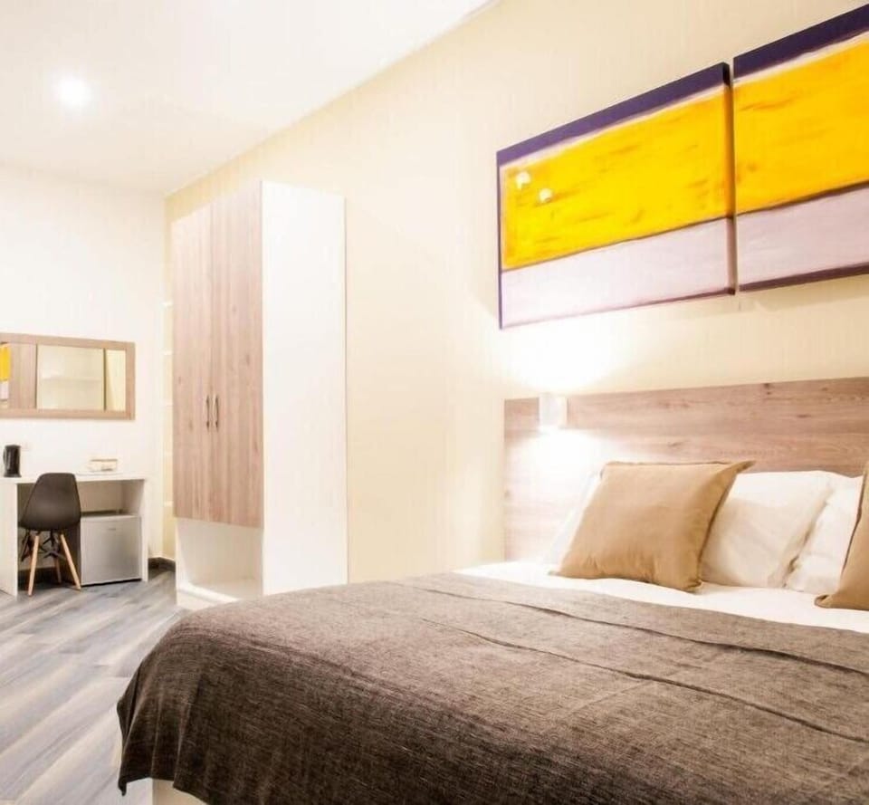Deluxe Suite, Private Bathroom | Premium bedding, memory foam beds, minibar (some free items)