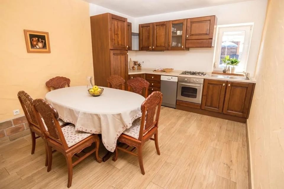 House | Private kitchen | Espresso maker, fridge, microwave, oven