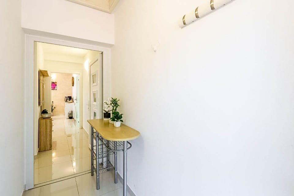 Apartment (A1) | Hallway