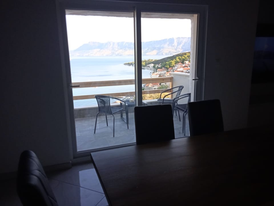 Apartment (A1) | Dining