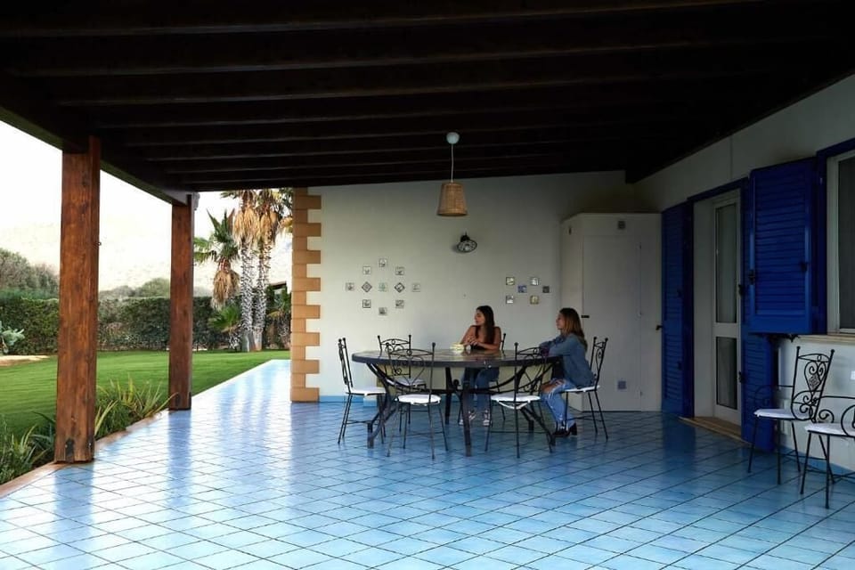 Comfort Villa, Garden View | Outdoor dining