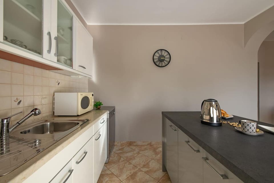 House | Private kitchen | Espresso maker, fridge, microwave, oven