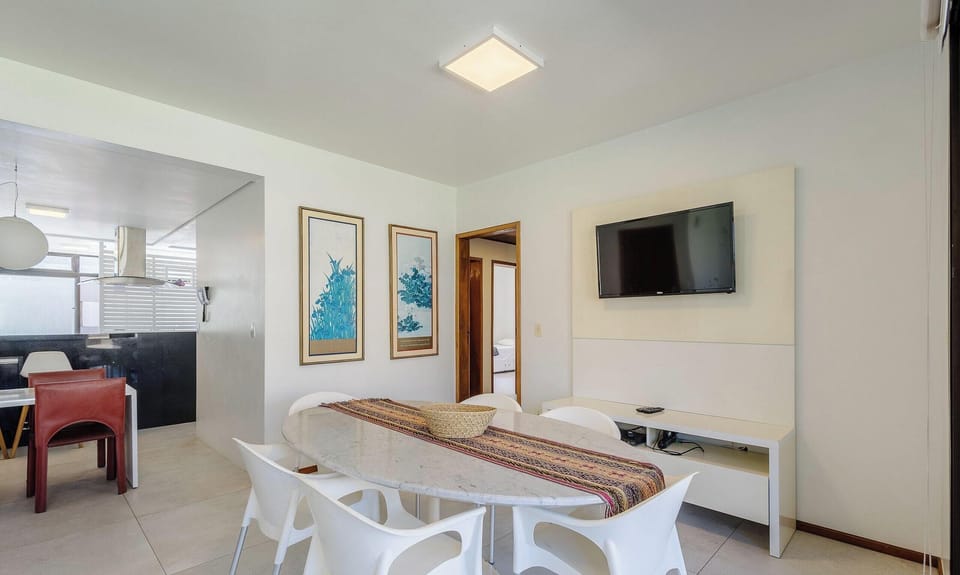 Basic Apartment | Dining