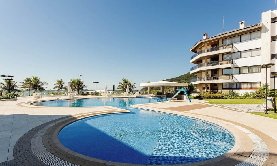 Basic Apartment | Pool