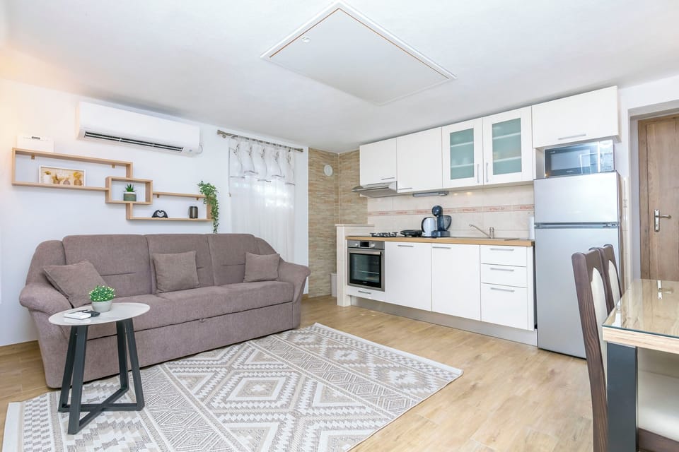 House | Private kitchen | Espresso maker, fridge, microwave, oven