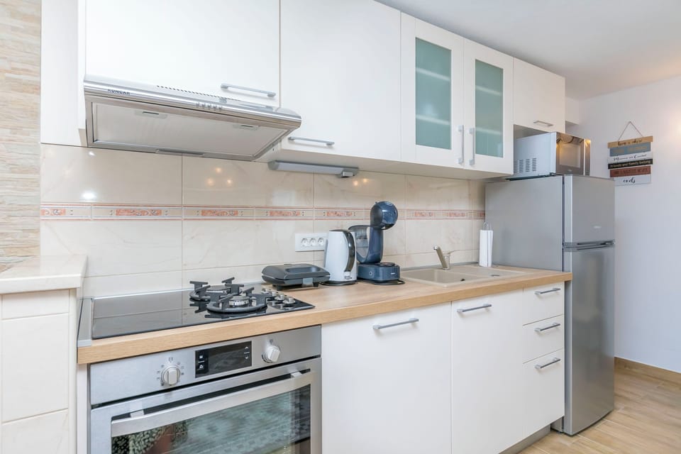 House | Private kitchen | Espresso maker, fridge, microwave, oven