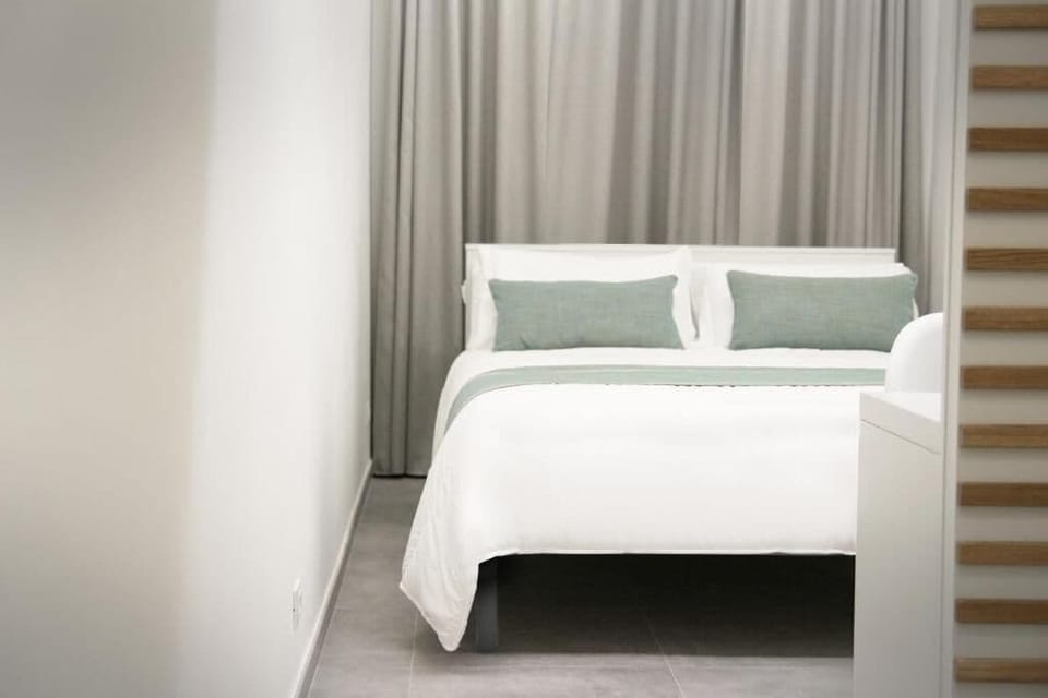 Classic Double Room, City View | In-room safe, blackout drapes, soundproofing, WiFi (free)