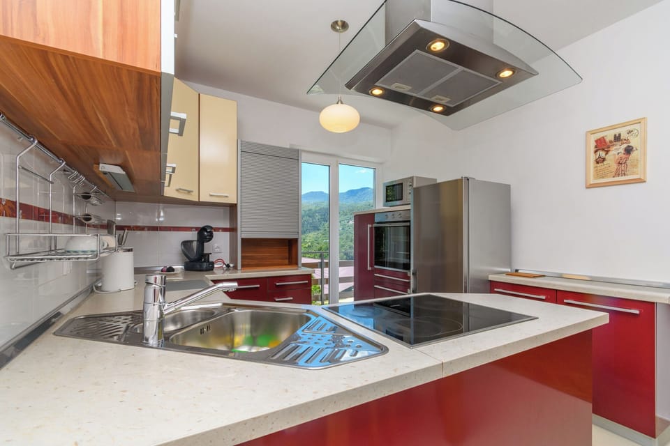 Apartment (A1) | Private kitchen | Espresso maker, fridge, microwave, oven