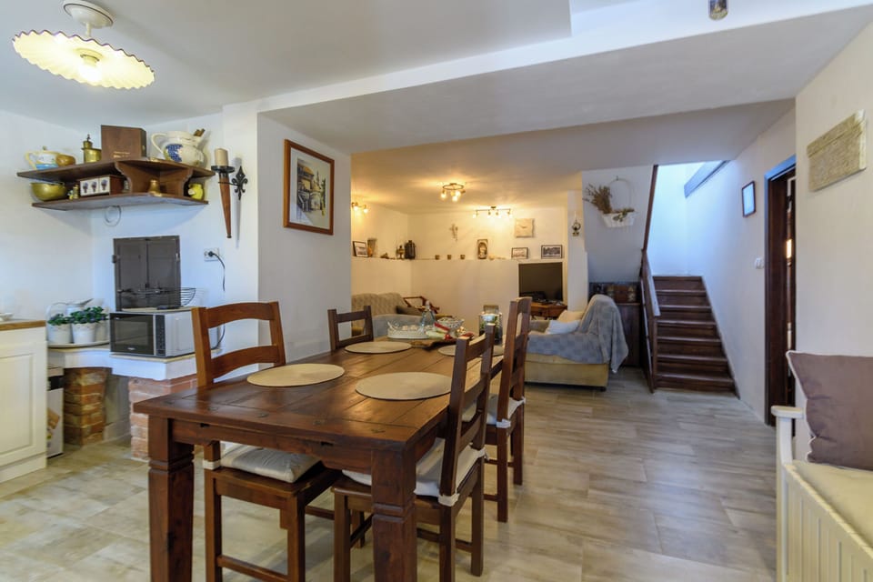 House | Dining