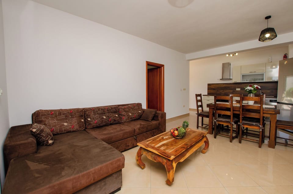 Apartment (A1) | Living room | Smart TV