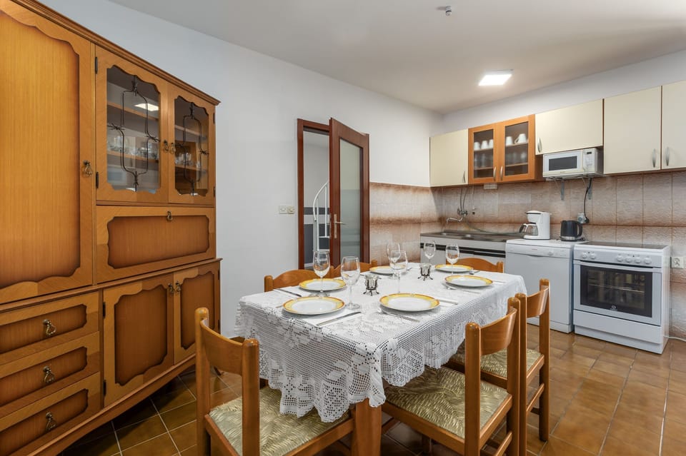 House | Private kitchen | Espresso maker, fridge, microwave, oven