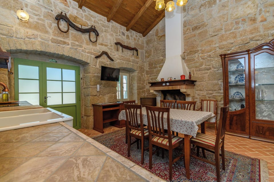 House | Private kitchen | Espresso maker, fridge, microwave, oven