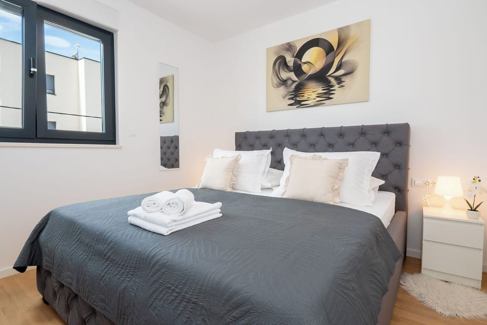 Apartment (A1) | In-room safe, iron/ironing board, WiFi (free)