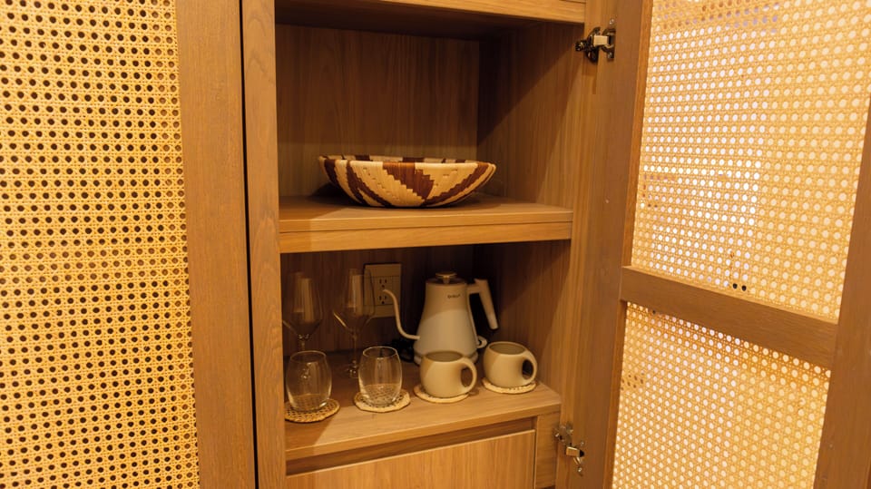 Deluxe Legacy 2 Twins City View | Minibar