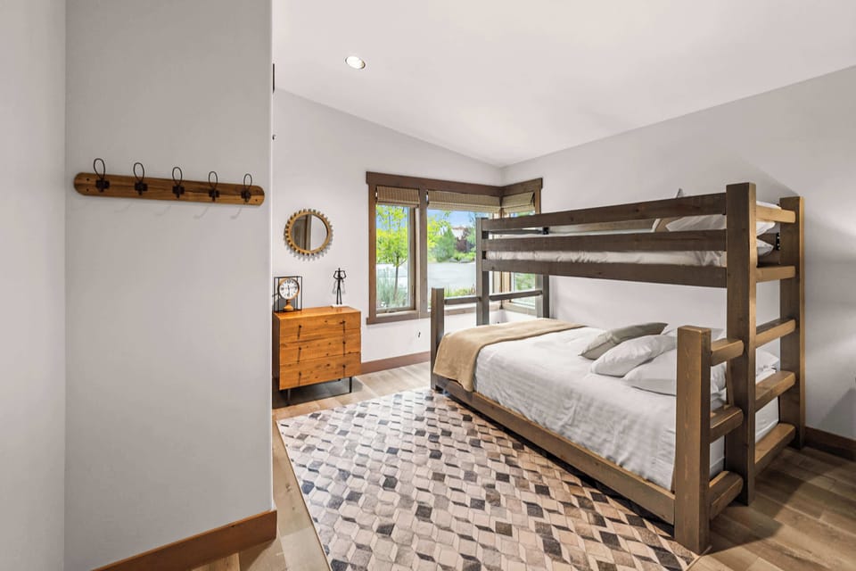 Cabin, Multiple Beds, Mountain View (Wilderness Club Park) | 2 bedrooms, individually decorated, individually furnished, bed sheets