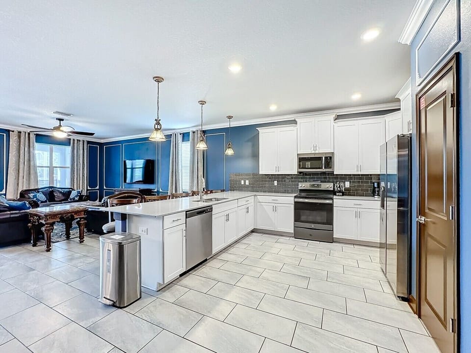 Luxury Kitchen & Open-Concept Living Area
