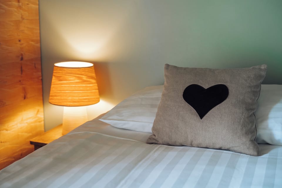 Double Room, Balcony, Courtyard View | Premium bedding, minibar (some free items), desk