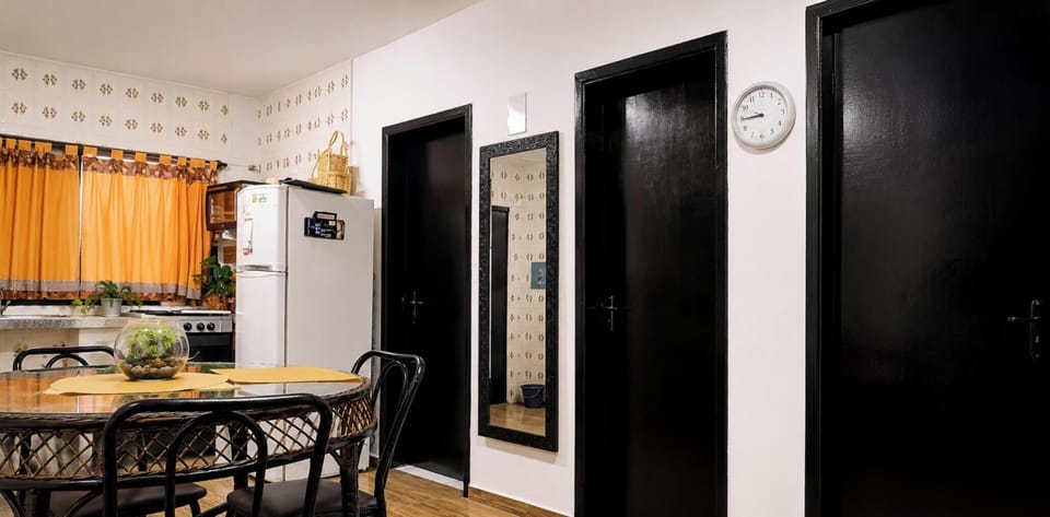 Premium Apartment | Private kitchen | Cookware/dishes/utensils, dining table