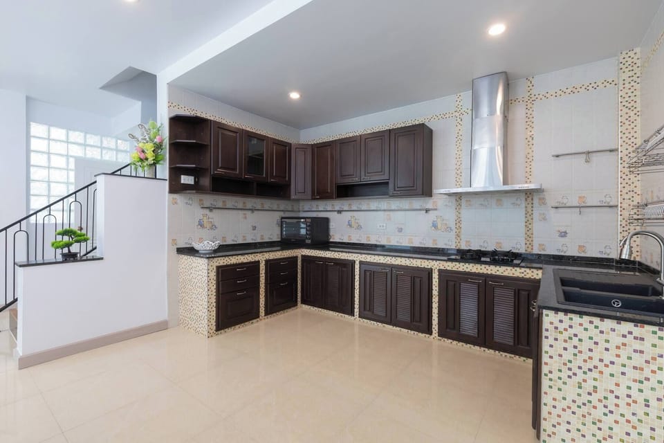 Villa, 4 Bedrooms, Accessible, Smoking | Private kitchen