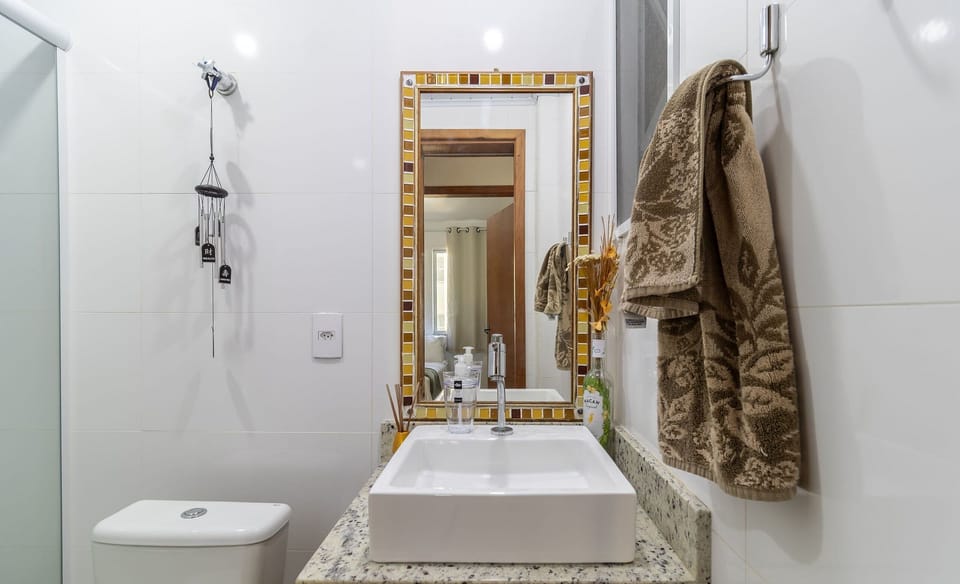 Basic Apartment | Bathroom | Shower