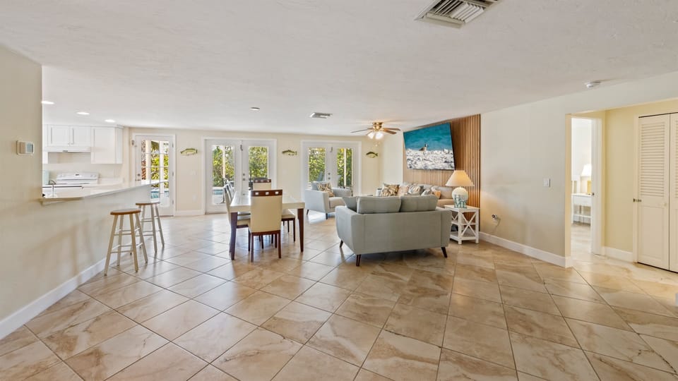 entrance - spacious floor plan