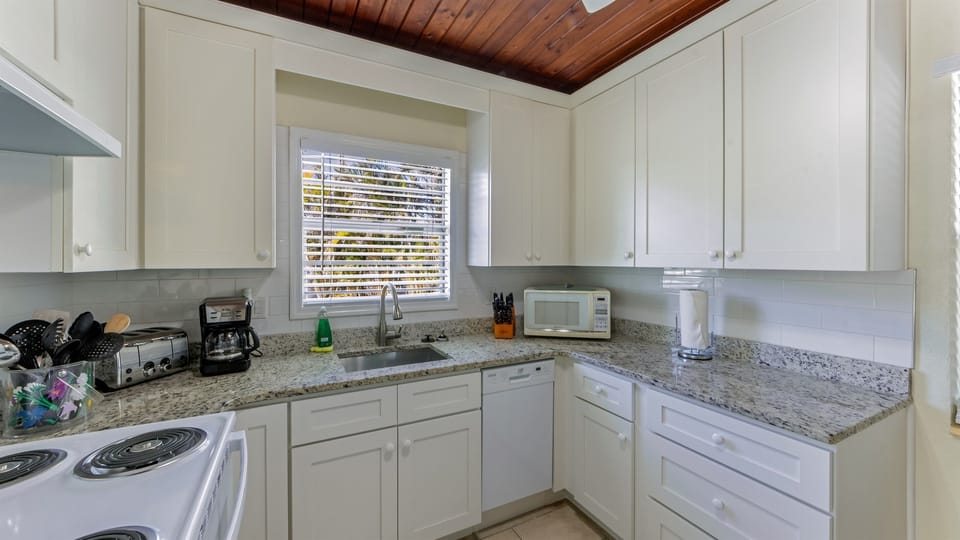 fully equipped kitchen