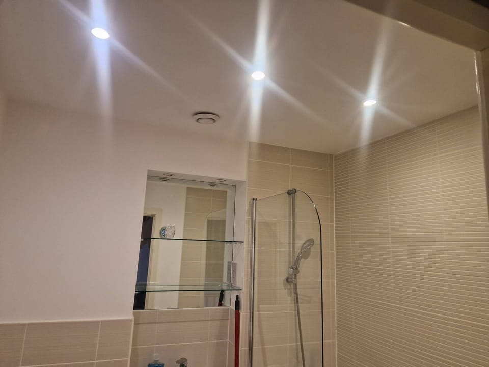 Room, 2 Bedrooms | Bathroom