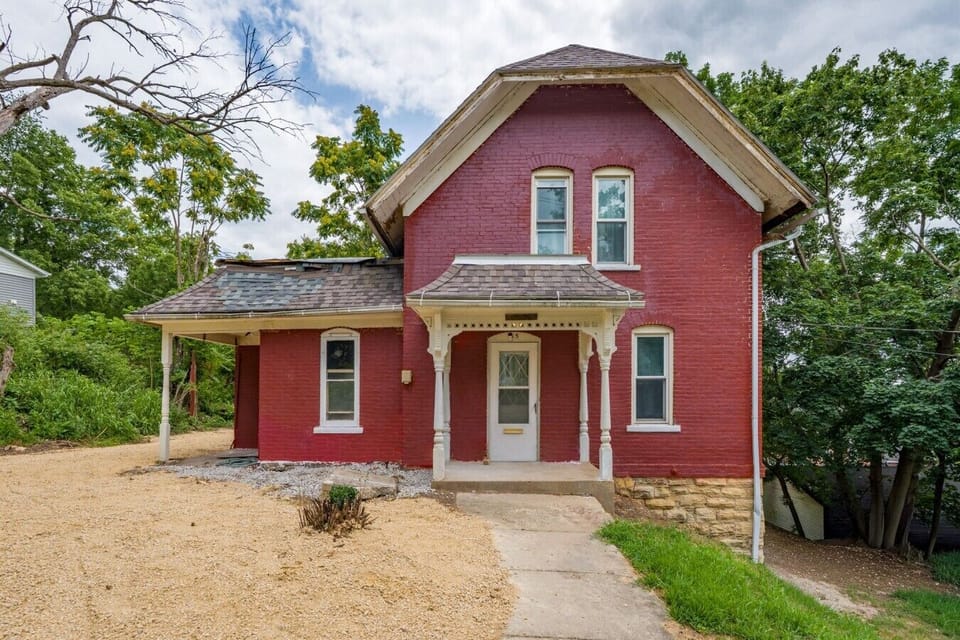 Front Porch | Victorian Design | Covered Entry