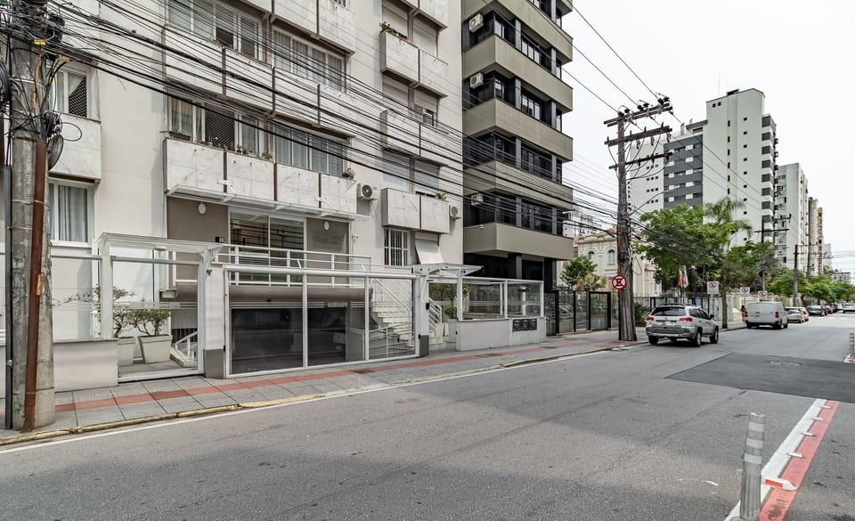 Basic Apartment | Exterior