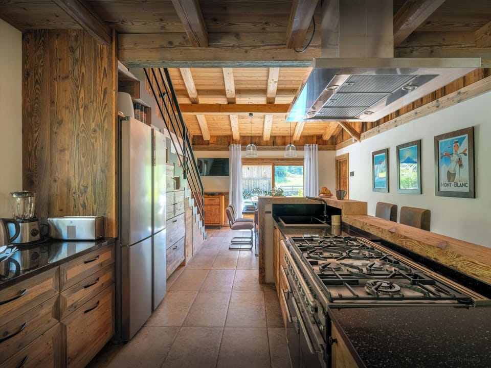 Kitchen - Floor 1