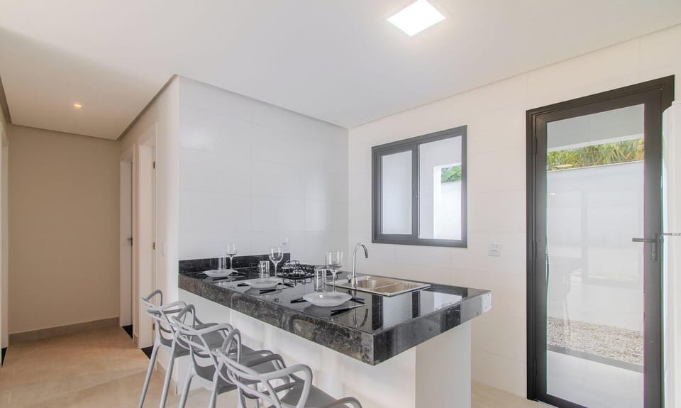 Basic Apartment | Private kitchen