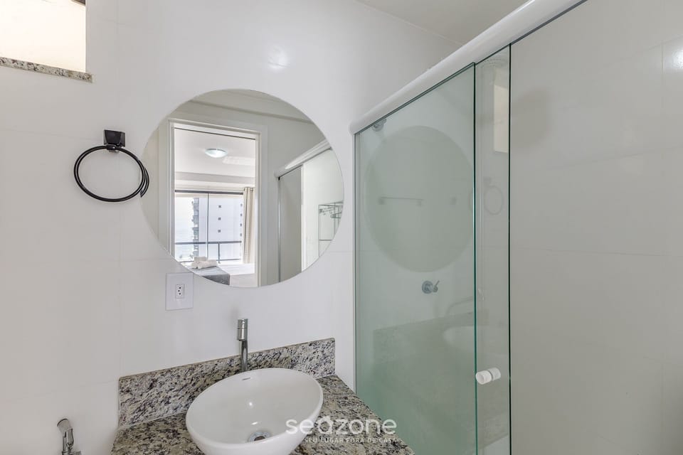 Basic Apartment | Bathroom | Shower