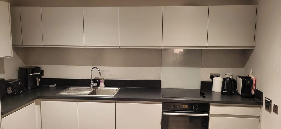 Fully fitted kitchen