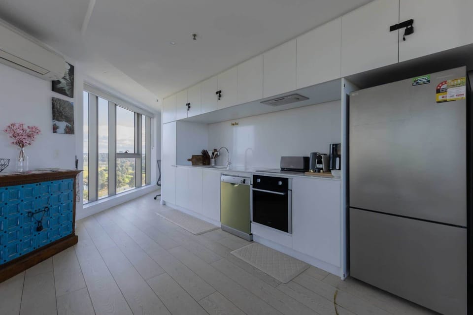 Full kitchen