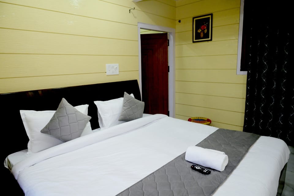 Luxury Room, Mountain View | Desk, laptop workspace, blackout drapes, iron/ironing board