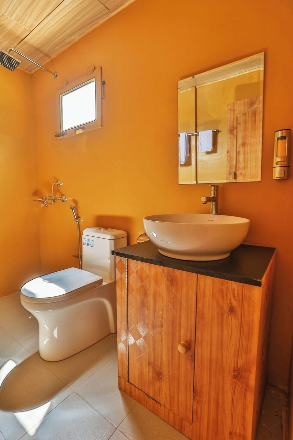 Luxury Room, Lake View | Bathroom | Towels